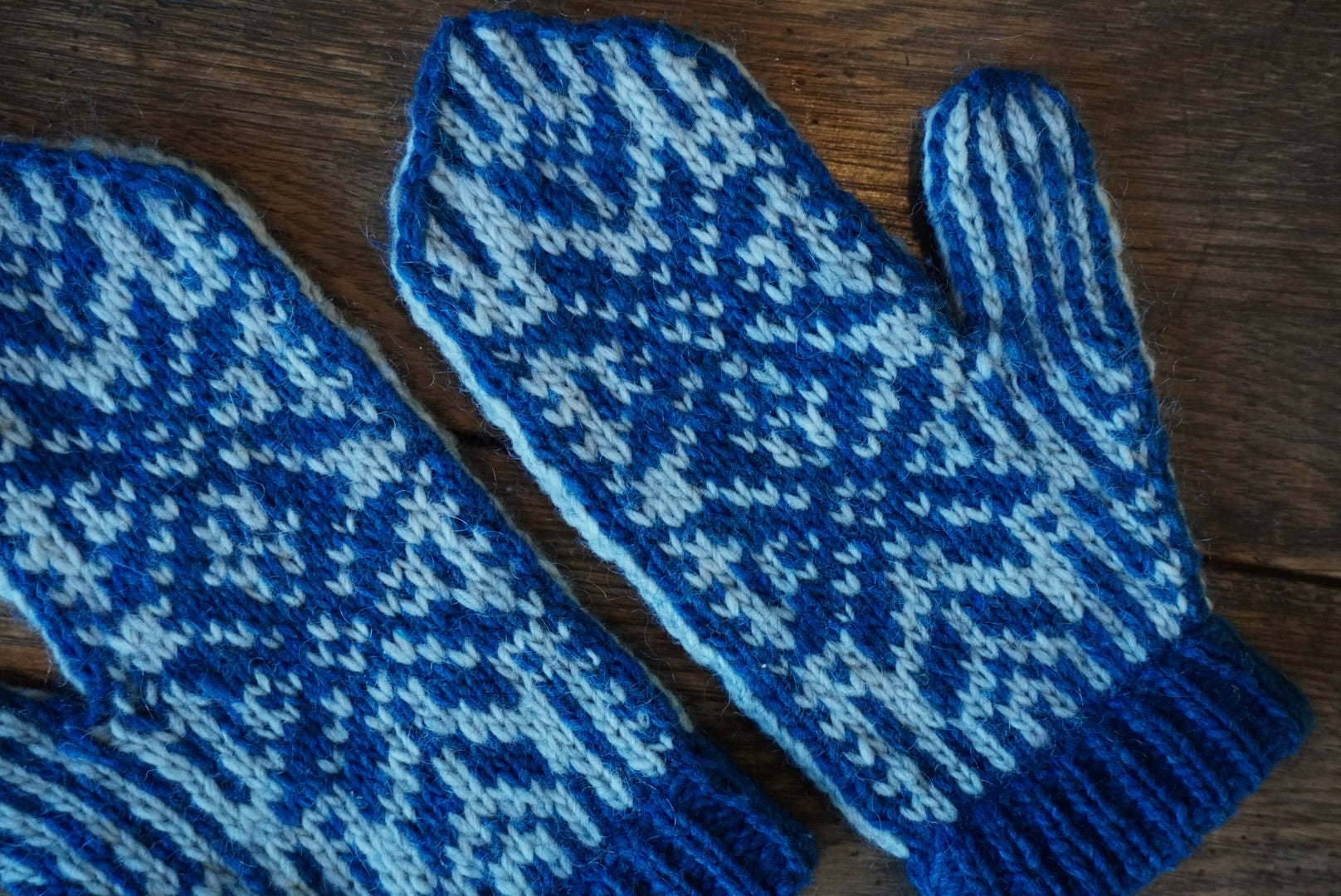 the Windmill Mitten Pattern